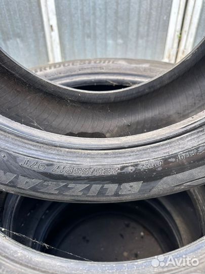 Bridgestone Blizzak DM-V2 225/55 R17