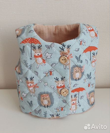 Жилетка на малыша 2-4 месяца