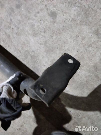 Балка подрадиаторная Audi A6 седан 2.6I 1996