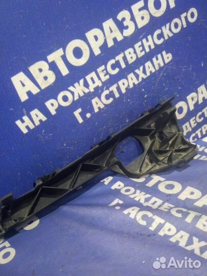 Крепление бампера Ford Focus 2 седан 2007