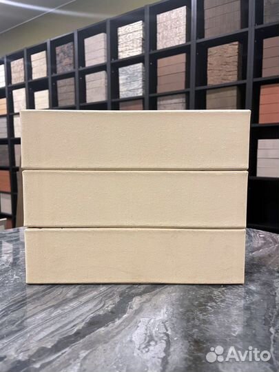 Кирпич облицовочный слоновая кость кора Строма