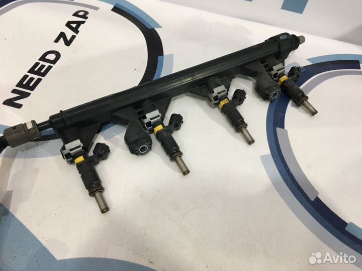 Топливная рампа Peugeot 308 2007-2011