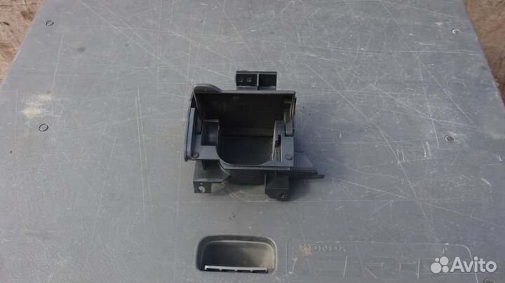 Подстаканник передний левый Nissan Xtrail NT30