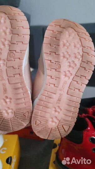 Кроссовки для девочки