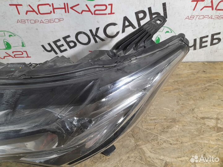 Фара левая Mitsubishi Pajero Sport (2016-2021)