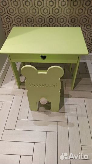 Детский стол со стулом