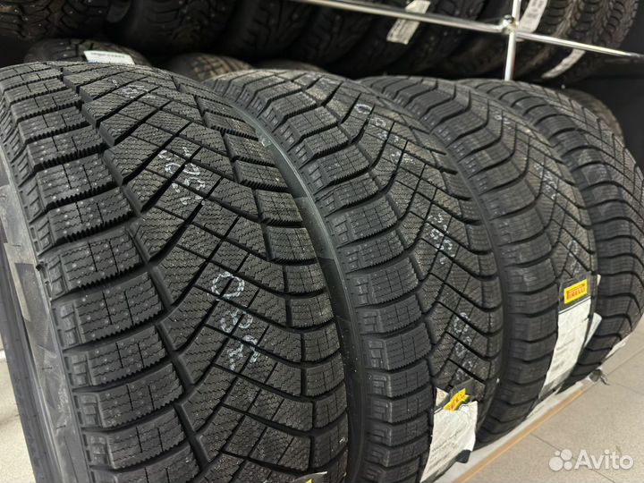 Pirelli Ice Zero FR 245/45 R18 128