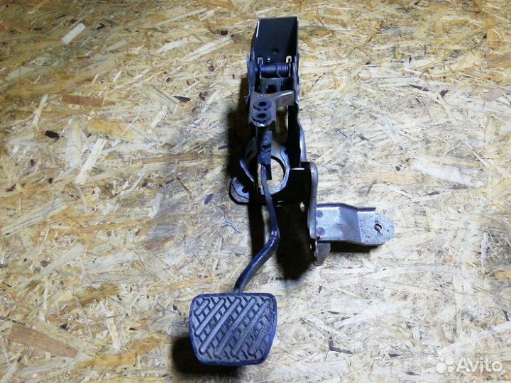 Педаль тормоза Nissan Teana L33 седан 2.5L QR25DE