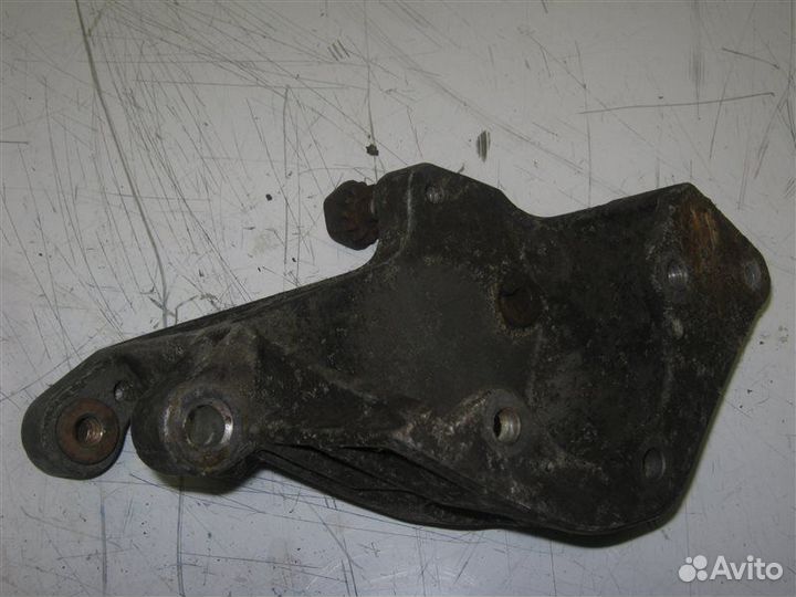 Кронштейн гидроусилителя Volkswagen Passat B4