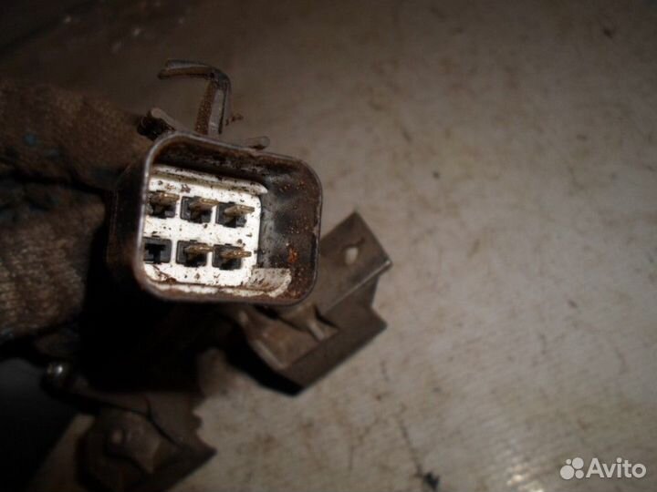 Моторчик стеклоочистителя передний