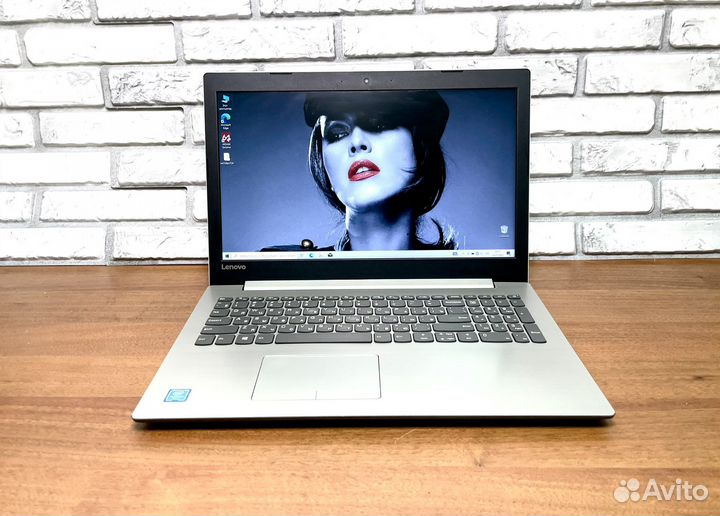 Ноутбук Lenovo / Full HD / 4 ядра / 8 гб RAM