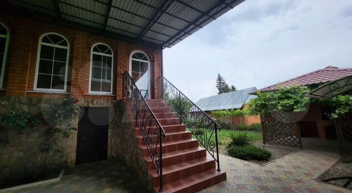 Дом 237 м² на участке 4 сот.