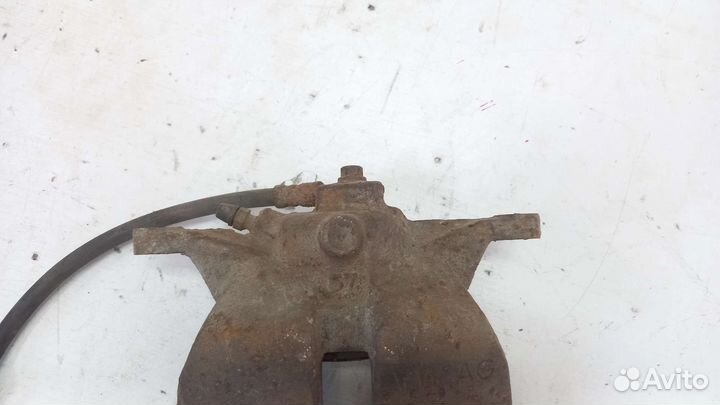 Суппорт передний правый Skoda Octavia A7