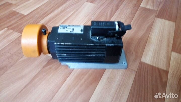 Электродвигатель асинхронный