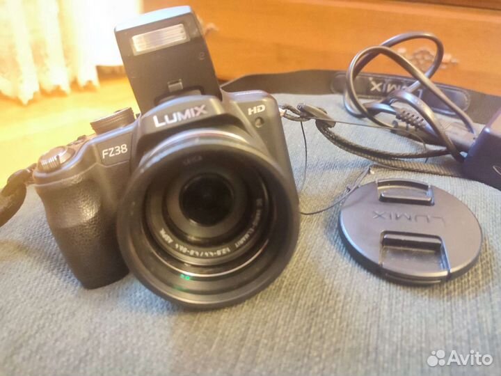 Компактный фотоаппарат Panasonic Lumix fz38