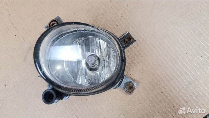Фара противотуманная левая Audi A4 B7 2005-2008