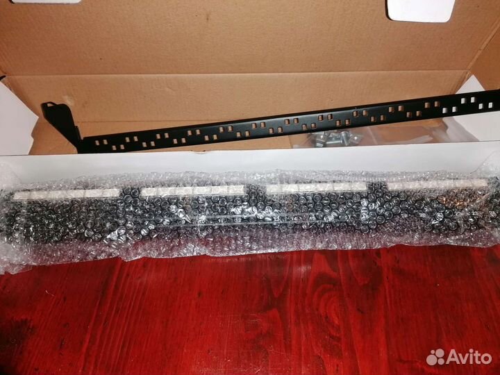 Патч панель на 24 портов