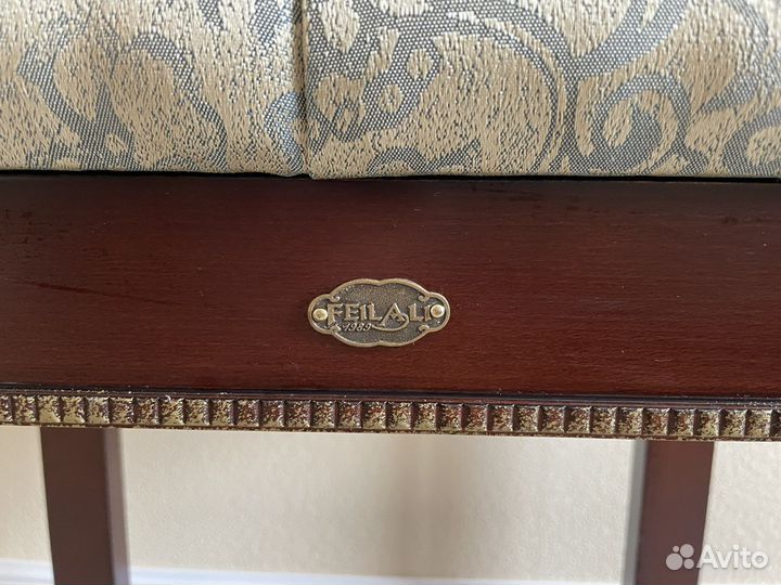 Банкетка для пианино