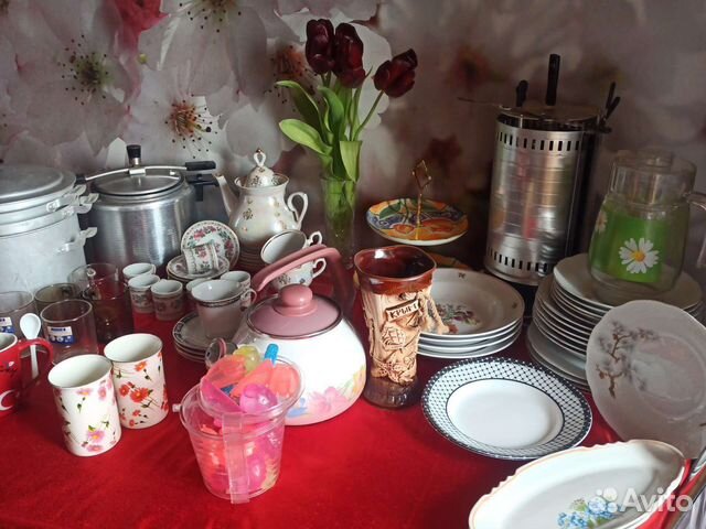 Посуда сервизы, тарелки, вазы,хрусталь кружки