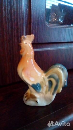 Статуэтка фарфоровая