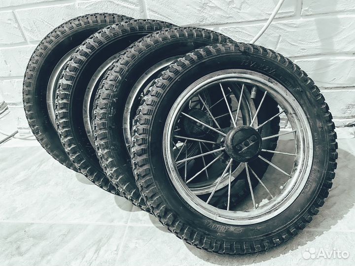 Колеса с покрышкой и камерой