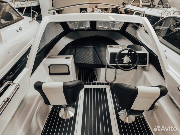 Катер Phoenix 530 hardtop