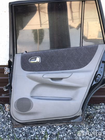 Дверь mazda премаси