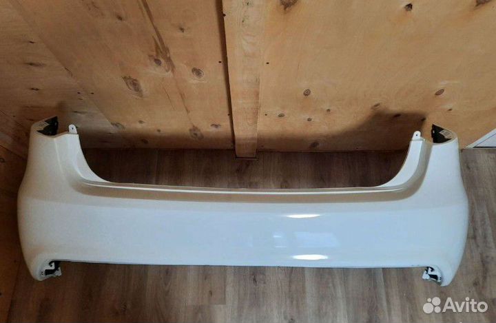 Бампер задний белый на Kia Rio Киа рио