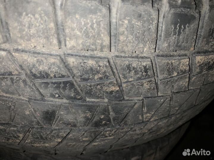 Bridgestone Blizzak DM-V2 235/65 R17