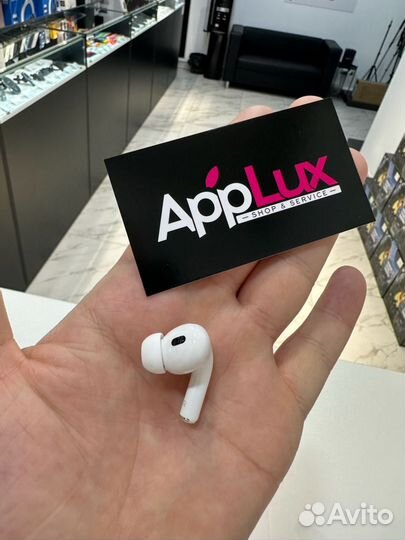 Наушник Apple AirPods