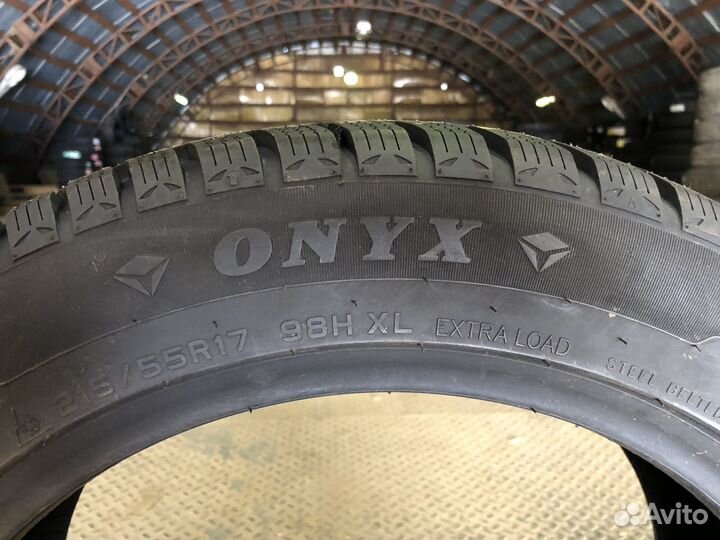 ONYX NY-W702 215/55 R17 98H