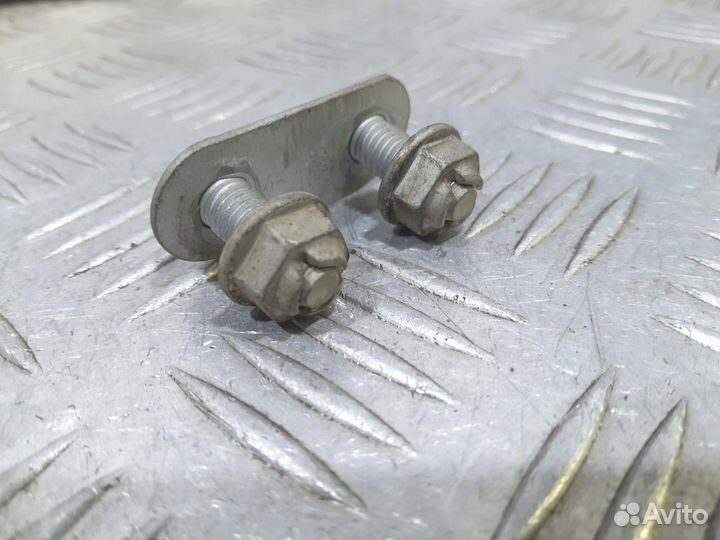 Б/У Крепежная пластина#001