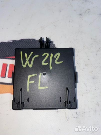 Блок управления дверьми передний левый