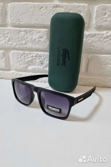 Солнцезащитные очки lacoste