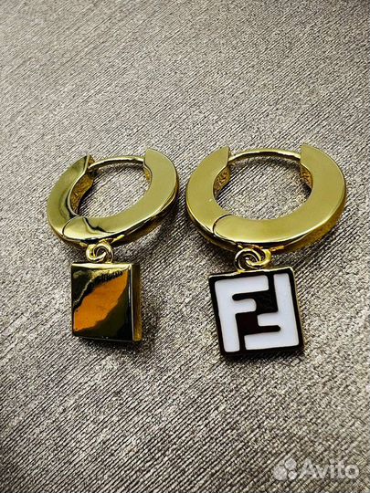 Серьги fendi