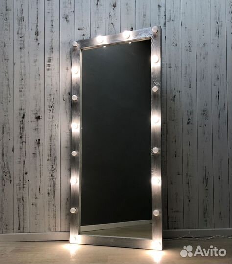 Зеркало с подсветкой