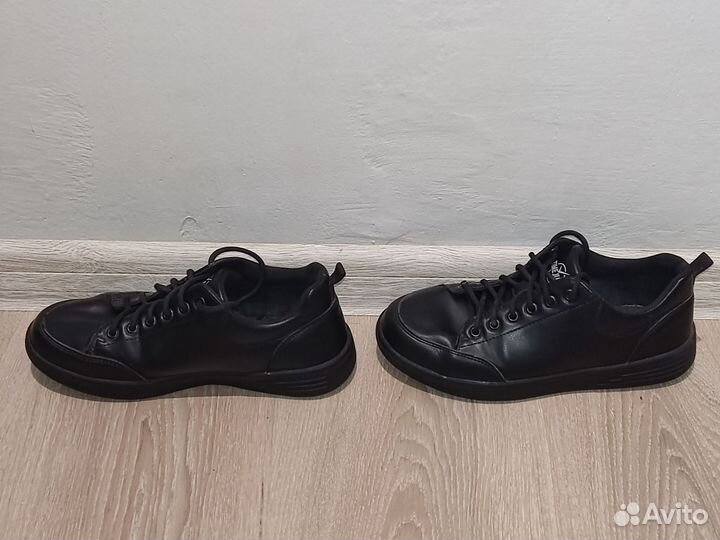 Кроссовки женские 37 размер