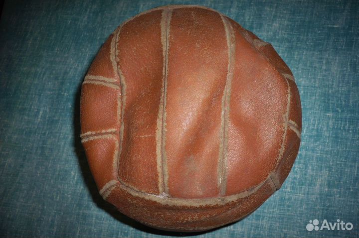 Кожаный на шнуровке волейбольный мяч СССР 50-х год