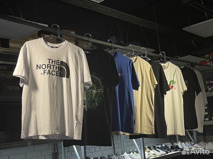 Футболки Tommy Hilfiger