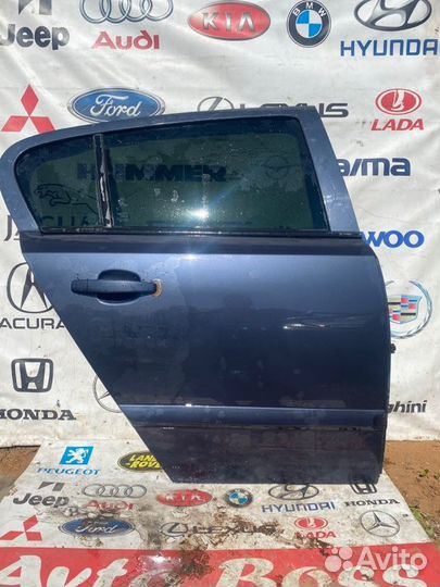 Дверь задняя правая Opel Astra H хечбек Z16XER