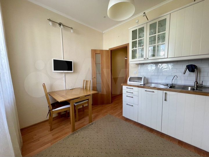 2-к. квартира, 56 м², 3/17 эт.