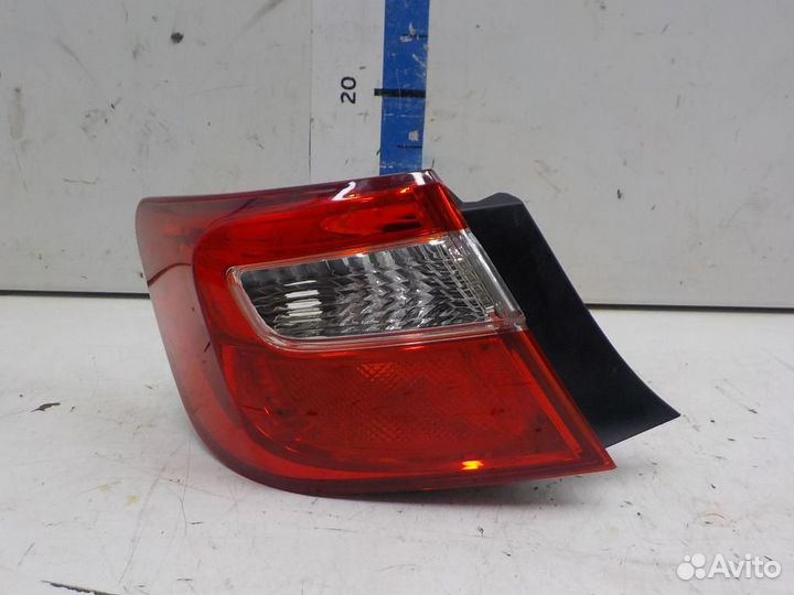 Фонарь задний наружный левый Toyota Camry