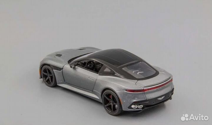 Модель автомобиля Aston Martin DBS Superleggera