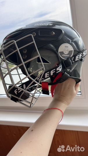 Шлем хоккейный, защита ног, наплечники