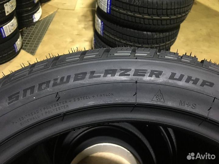 Windforce Snowblazer UHP 235/45 R18 98V