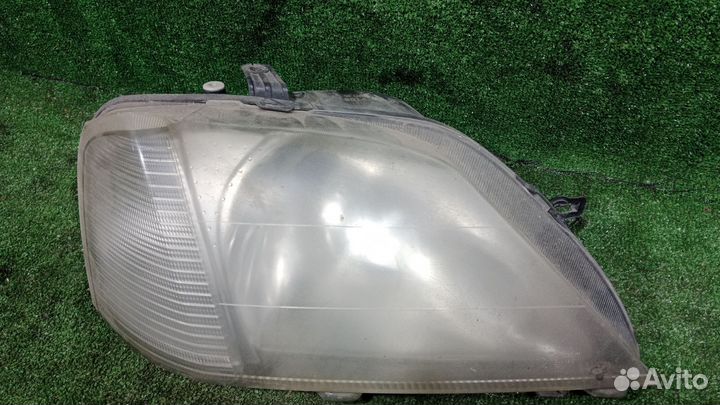 Правая фара Renault Logan