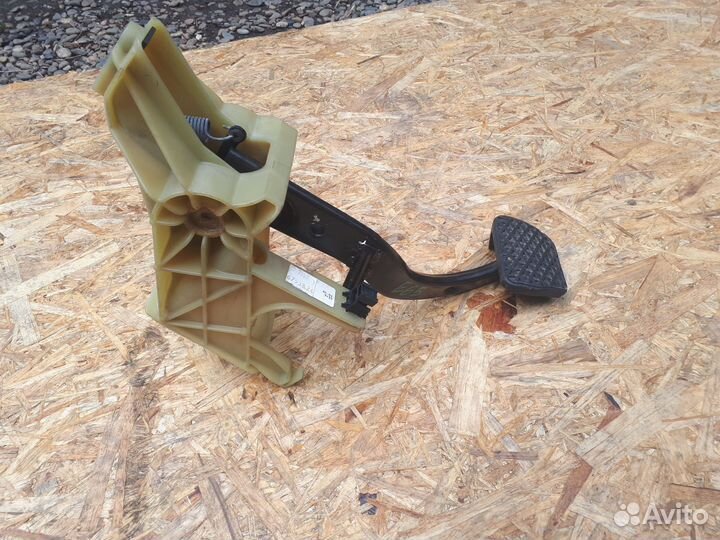 Педаль тормоза BMW e65