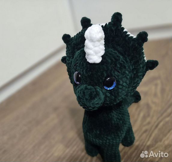 Плюшевый динозавр, изумрудный