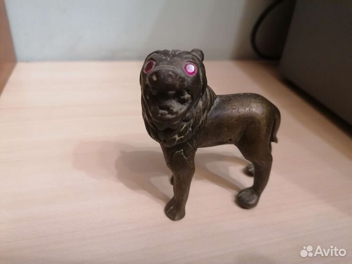 Антикварный лев Бирма