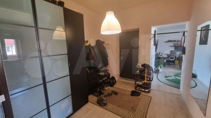 2-к. квартира, 65 м², 3/3 эт.